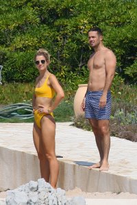 Vogue Williams Sexy TheFappeningBlog.com 18.jpg