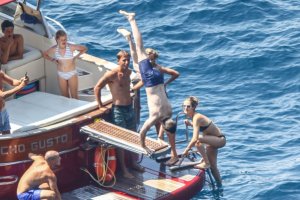 Hannah Bagshawe Sexy TheFappeningBlog.com 55.jpg