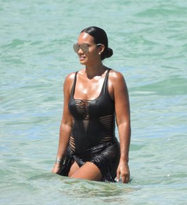 Evelyn Lozada, Shaniece Hairston Sexy TheFappeningBlog.com 4.jpg