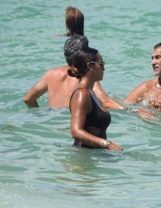 Evelyn Lozada, Shaniece Hairston Sexy TheFappeningBlog.com 13.jpg