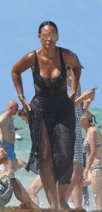 Evelyn Lozada, Shaniece Hairston Sexy TheFappeningBlog.com 38.jpg
