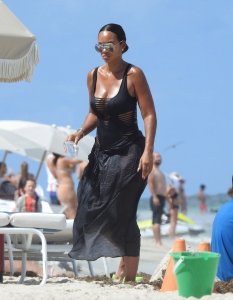 Evelyn Lozada, Shaniece Hairston Sexy TheFappeningBlog.com 45.jpg