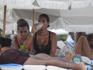 Evelyn Lozada, Shaniece Hairston Sexy TheFappeningBlog.com 63.jpg