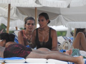 Evelyn Lozada, Shaniece Hairston Sexy TheFappeningBlog.com 65.jpg