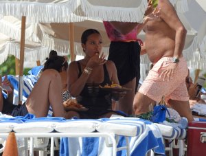 Evelyn Lozada, Shaniece Hairston Sexy TheFappeningBlog.com 75.jpg