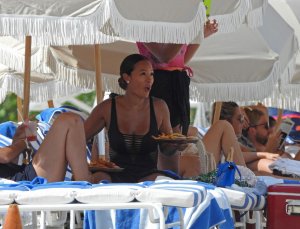 Evelyn Lozada, Shaniece Hairston Sexy TheFappeningBlog.com 76.jpg