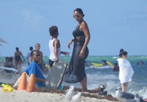 Evelyn Lozada, Shaniece Hairston Sexy TheFappeningBlog.com 88.jpg