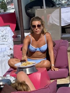 Dani Dyer Sexy TheFappeningBlog.com 39.jpg