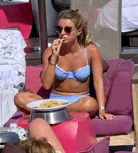 Dani Dyer Sexy TheFappeningBlog.com 44.jpg