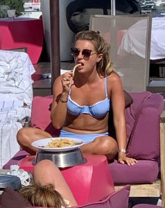 Dani Dyer Sexy TheFappeningBlog.com 43.jpg