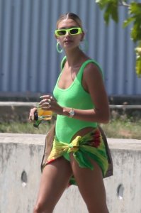 Hailey Bieber, Kendall Jenner, Justine Skye Sexy TheFappeningBlog.com 13.jpg