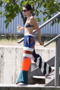 Hailey Bieber, Kendall Jenner, Justine Skye Sexy TheFappeningBlog.com 17.jpg