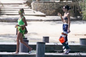 Hailey Bieber, Kendall Jenner, Justine Skye Sexy TheFappeningBlog.com 28.jpg