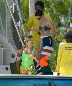 Hailey Bieber, Kendall Jenner, Justine Skye Sexy TheFappeningBlog.com 77.jpg