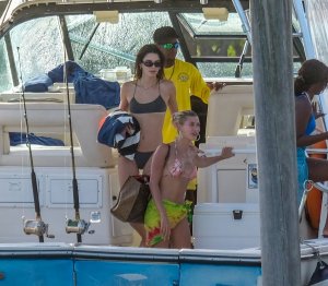 Hailey Bieber, Kendall Jenner, Justine Skye Sexy TheFappeningBlog.com 88.jpg