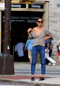 Katie Holmes Sexy TheFappeningBlog.com 62.jpg