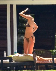 Hailey Baldwin, Kendall Jenner Sexy TheFappeningBlog.com 23.jpg