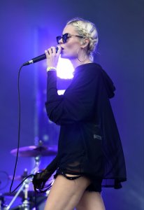 Nina Nesbitt Sexy TheFappeningBlog.com 3.jpg