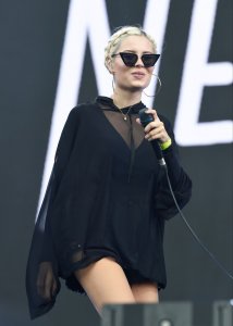 Nina Nesbitt Sexy TheFappeningBlog.com 10.jpg