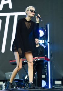 Nina Nesbitt Sexy TheFappeningBlog.com 25.jpg