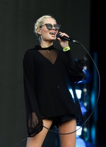 Nina Nesbitt Sexy TheFappeningBlog.com 30.jpg