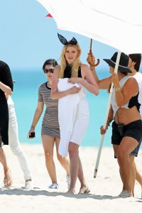 Lara Stone Sexy Topless 44.jpg