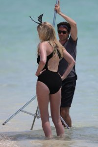 Lara Stone Sexy Topless 37.jpg