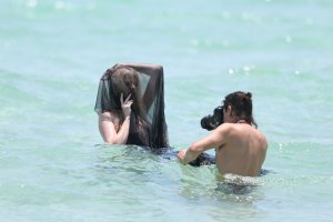 Lara Stone Sexy Topless 17.jpg