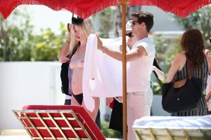 Lara Stone Sexy Topless 65.jpg