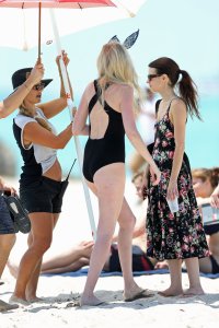 Lara Stone Sexy Topless 13.jpg