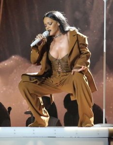 Rihanna See Through  Sexy 2.jpg
