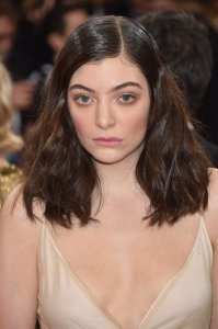 Lorde Braless 5.jpg
