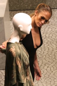 Jennifer Lopez Cleavage 7.jpg