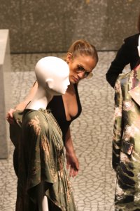 Jennifer Lopez Cleavage 3.jpg