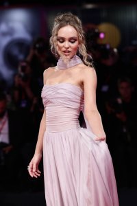 Lily-Rose Depp Sexy TheFappeningBlog.com 20.jpg