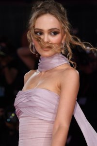 Lily-Rose Depp Sexy TheFappeningBlog.com 38.jpg
