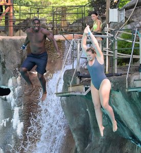 Iskra Lawrence Sexy TheFappeningBlog.com 10.jpg