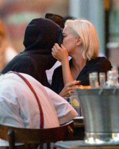 Caroline Vreeland Sexy TheFappeningBlog.com 21.jpg