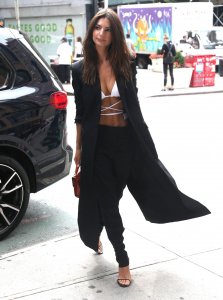 Emily Ratajkowski Sexy TheFappeningBlog.com 19.jpg