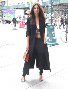 Emily Ratajkowski Sexy TheFappeningBlog.com 37.jpg