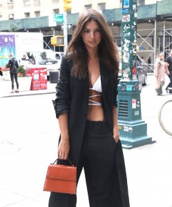 Emily Ratajkowski Sexy TheFappeningBlog.com 40.jpg