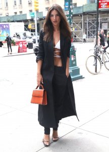 Emily Ratajkowski Sexy TheFappeningBlog.com 44.jpg