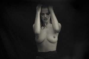 Valerie van der Graaf Nude TheFappeningBlog.com 6.jpg