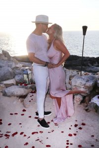 Jenny McCarthy Sexy TheFappeningBlog.com 14.jpg