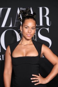Alicia Keys Sexy TheFappeningBlog.com 21.jpg
