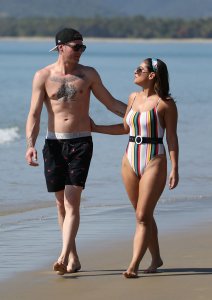 Danush Deravi Sexy TheFappeningBlog.com 43.jpg