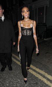 Winnie Harlow Sexy TheFappeningBlog.com 9.jpg