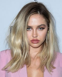 Delilah Belle Hamlin Nude Nip Slip Braless TheFappeningBlog.com 30.jpg