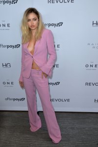 Delilah Belle Hamlin Nude Nip Slip Braless TheFappeningBlog.com 75.jpg