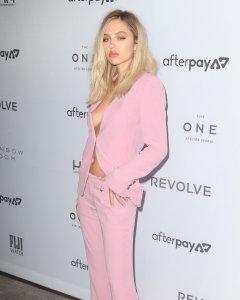 Delilah Belle Hamlin Nude Nip Slip Braless TheFappeningBlog.com 79.jpg